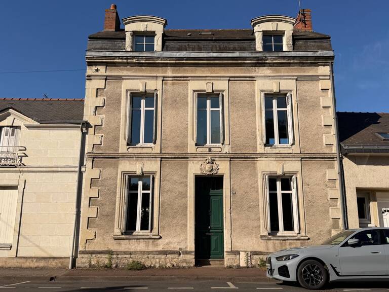 Maison de Ville en pierre et doubles garage. — photo 1