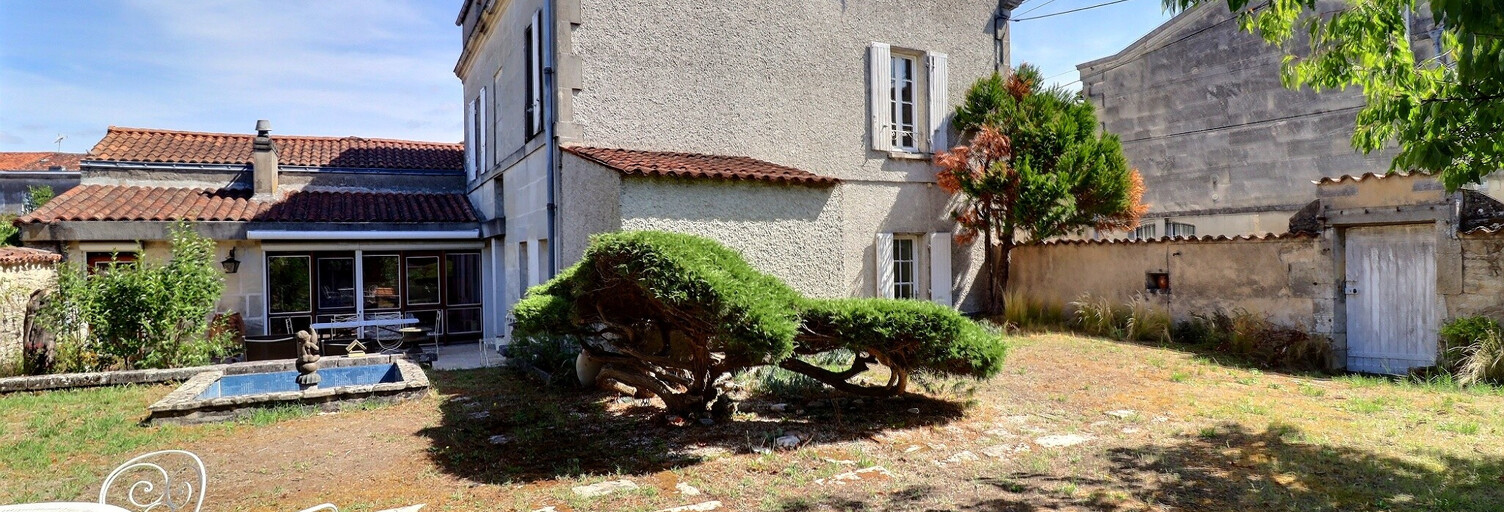 Maison 12 Pièces 312 m² à vendre à Cognac (16100)