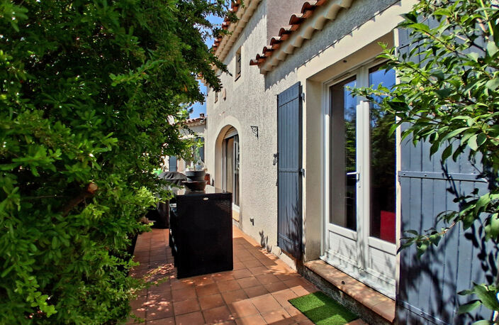 Dept 84 - MAUBEC - Maison de 122 m2 avec piscine et 2 garage — photo 3