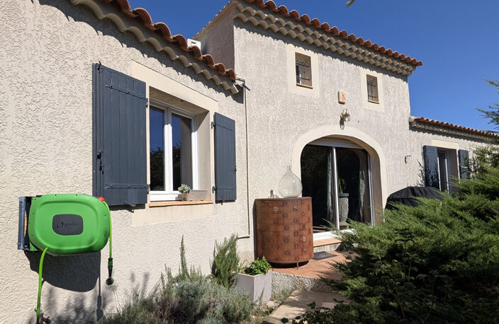 Dept 84 - MAUBEC - Maison de 122 m2 avec piscine et 2 garage — photo 4