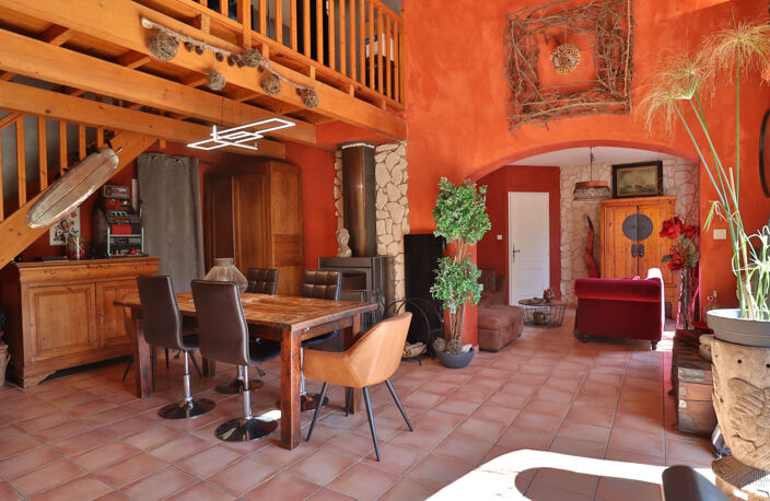 Dept 84 - MAUBEC - Maison de 122 m2 avec piscine et 2 garage — photo 5
