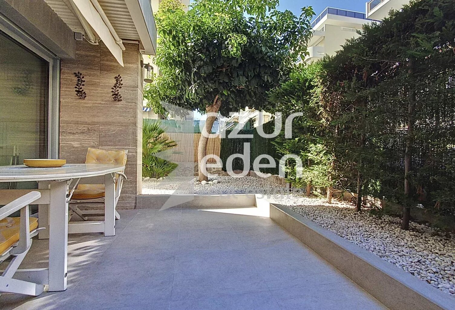 Cannes - Palm Beach 2P rénové en rez de jardin — photo 1