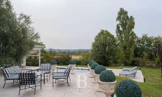 Maison 8 Pièces 221 m² à louer à Saint-Symphorien-d'Ozon (69360)