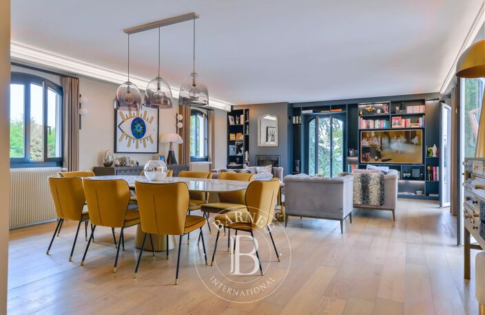 Saint-Symphorien-D'Ozon - Maison meublée et climatisées de 221,53 m²  - 4 Chambres - Piscines - Jardin Avec Étang — photo 2