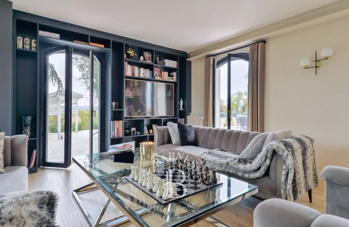 Saint-Symphorien-D'Ozon - Maison meublée et climatisées de 221,53 m²  - 4 Chambres - Piscines - Jardin Avec Étang — photo 3