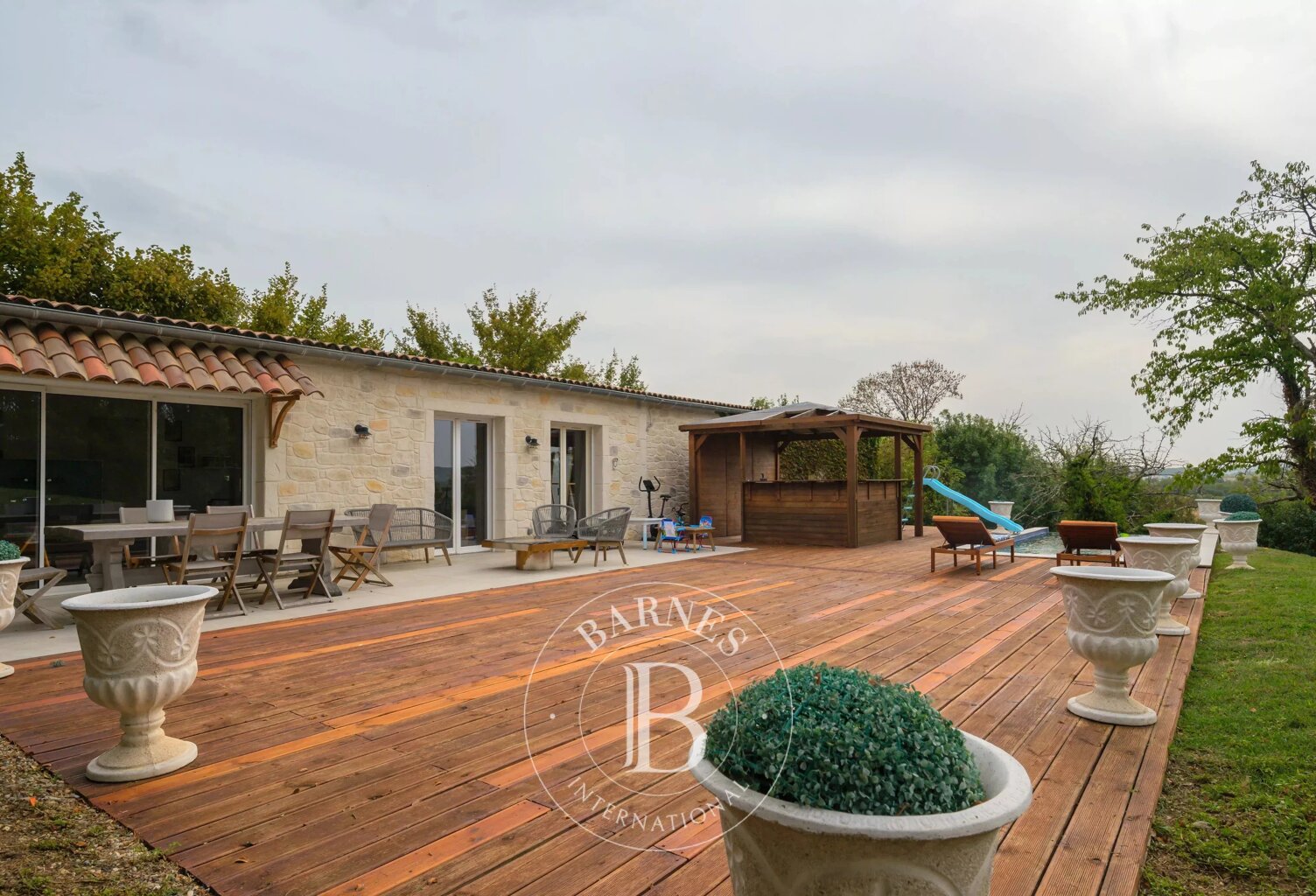 Saint-Symphorien-D'Ozon - Maison meublée et climatisées de 67,46 m²  - 2 Chambres - Piscines - Jardin — photo 1