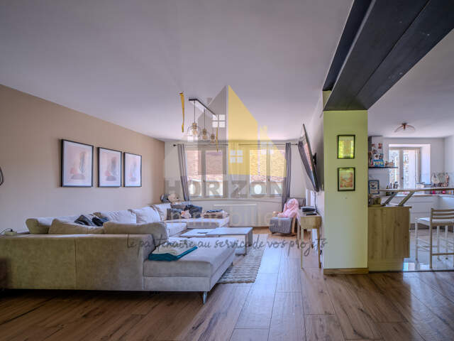 Maison de village avec jardin, grande terrasse au coeur du b — photo du bien