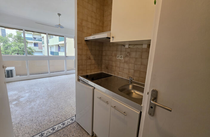 Studio avec balcon dans Résidence fermée — photo 4