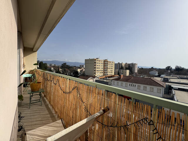 Appartement T5 avec balcon vue Vercors - À vendre à Romans- — photo du bien