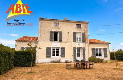 Maison familiale de 200 m2 sur plus de 3 000 m2 de terrain à — photo du bien