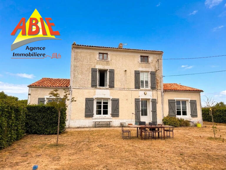 Maison familiale de 200 m2 sur plus de 3 000 m2 de terrain à — photo 1