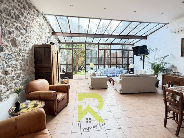 À Agde, villa avec terrasse à acheter 489 000 EUR — photo 1