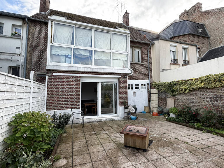 NOUVEAUTÉ : BELLE BÂTISSE AVEC POSSIBILITÉ DE 2 LOGEMENTS + — photo 1