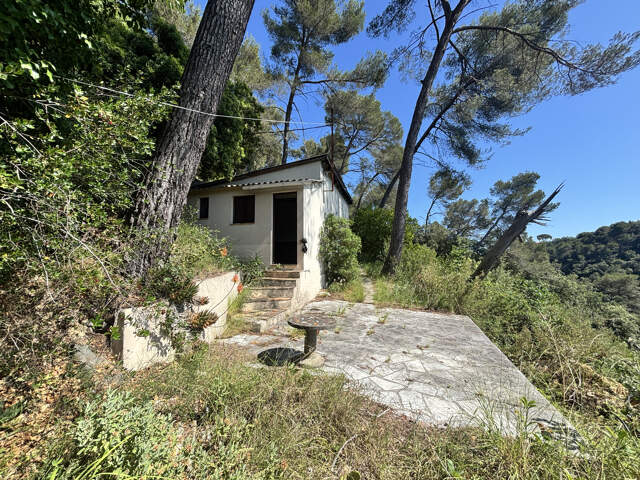 Maison à rénover 40 m2 sur terrain 2630 m2 — photo du bien