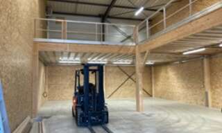 Commerce  346 m² à louer à Limas (69400)