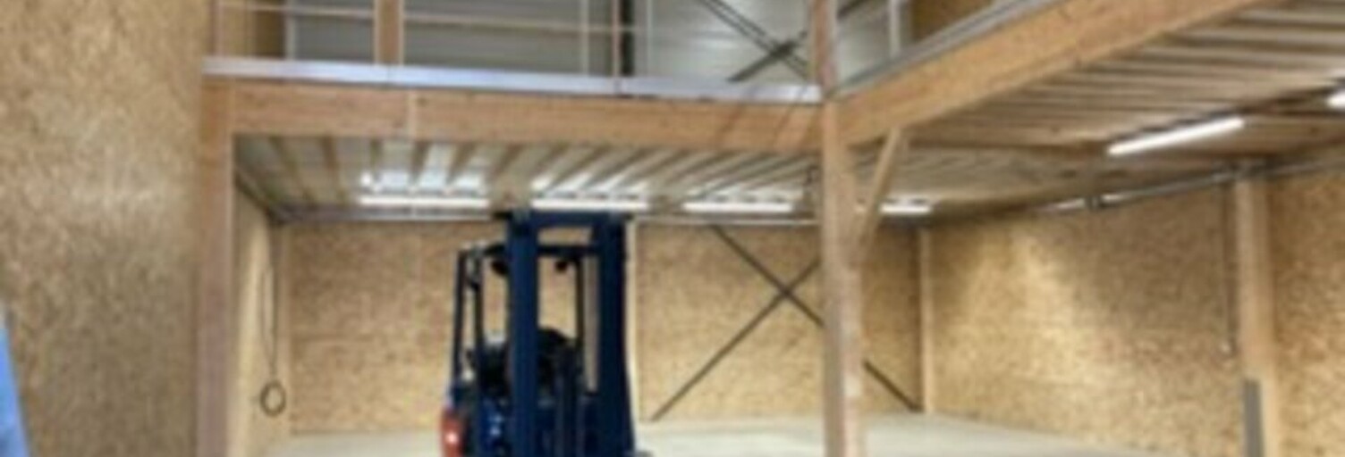 Commerce  346 m² à louer à Limas (69400)