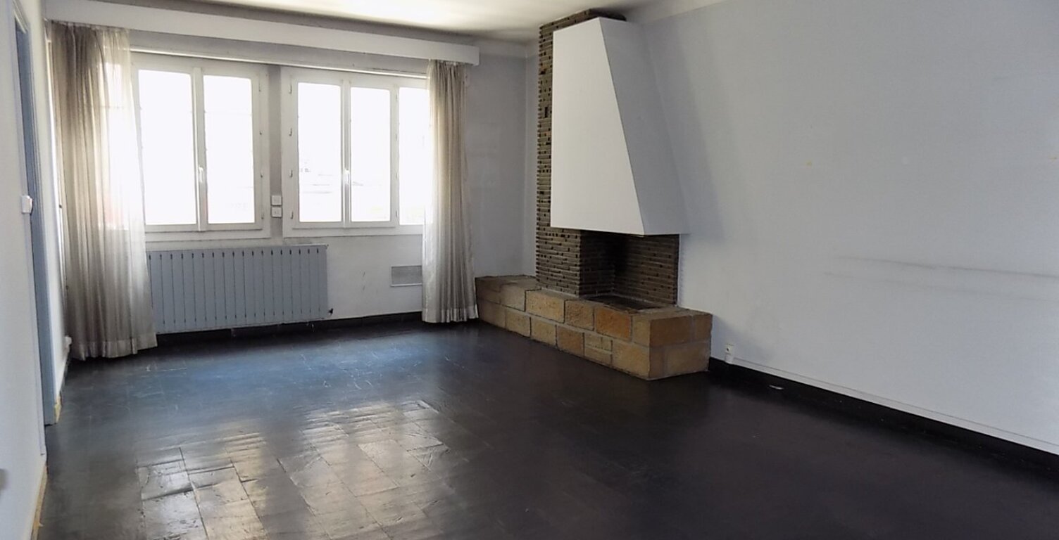 Location appartement 3 pièces 96 m² à Lavelanet (09300) — photo 1