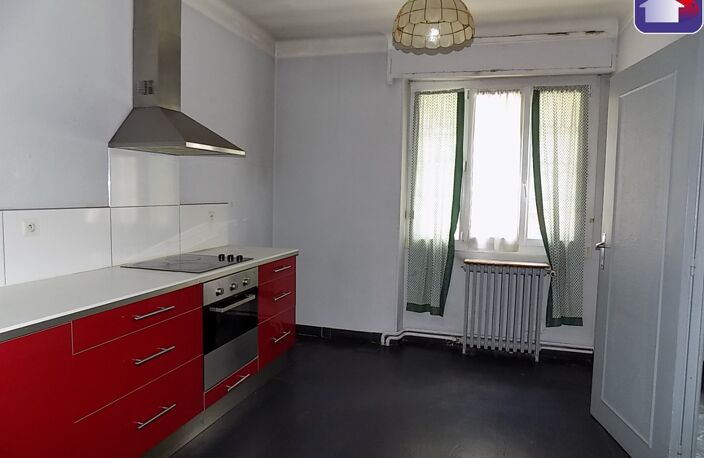 Location appartement 3 pièces 96 m² à Lavelanet (09300) — photo 3