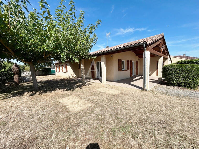 Maison 4 pièce(s) plus bureau, de plain pied et avec garage. — photo 1