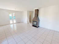 Maison 4 pièce(s) plus bureau, de plain pied et avec garage. — photo 2