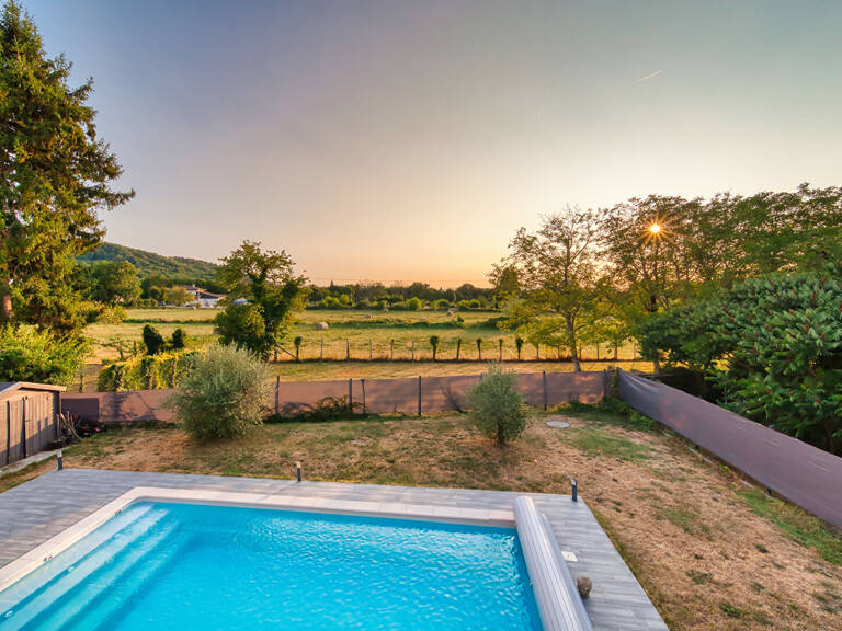Découvrez cette maison récente de 150m² avec piscine. — photo 1