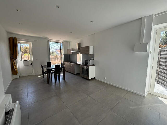 F2  rénové de 43M² avec 16M² de terrasse — photo du bien