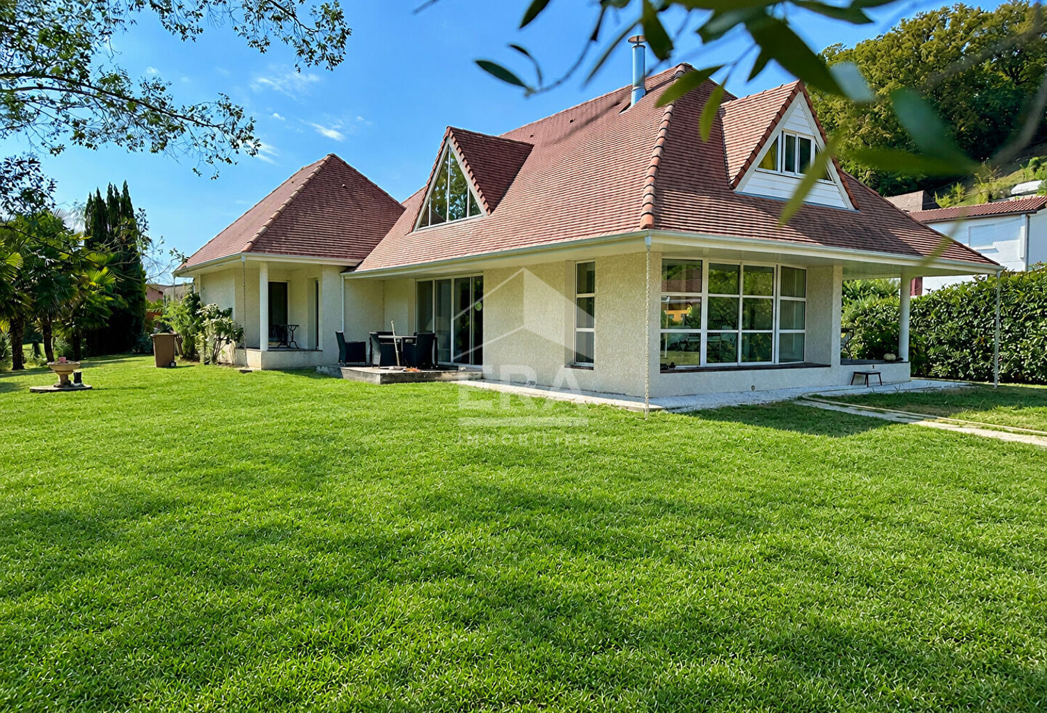 PAU - BIZANOS : Maison de prestige de plus de 170m2, avec grand jardin, piscine, dépendances — photo 1