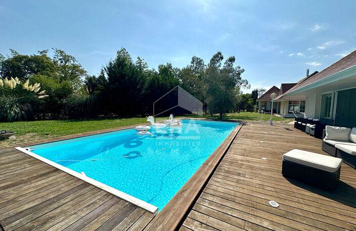 PAU - BIZANOS : Maison de prestige de plus de 170m2, avec grand jardin, piscine, dépendances — photo 5