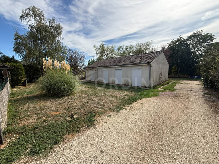 Pavillon de plain-pied  Saints-en-Puisaye sur 903m² de terrain — photo 1
