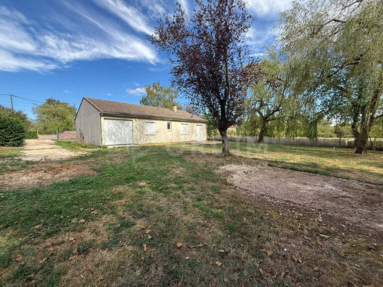 Pavillon de plain-pied  Saints-en-Puisaye sur 2 668m² de terrain — photo 1