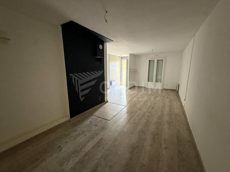 Pavillon de plain-pied  Saints-en-Puisaye sur 2 668m² de terrain — photo 1