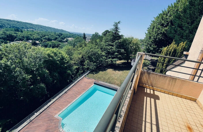 À 5 minutes du centre d' Ambérieu en Bugey. 2 maisons sur 9 000 M² de parc et bois. — photo 5