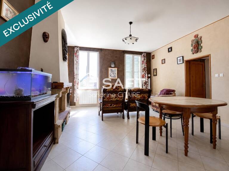 Appartement loué  Centre-ville Ivry-la-Bataille — photo 1
