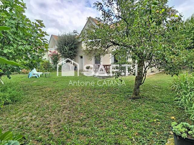 Sassenage  Maison familiale 4 chambres avec garage et jardin — photo du bien