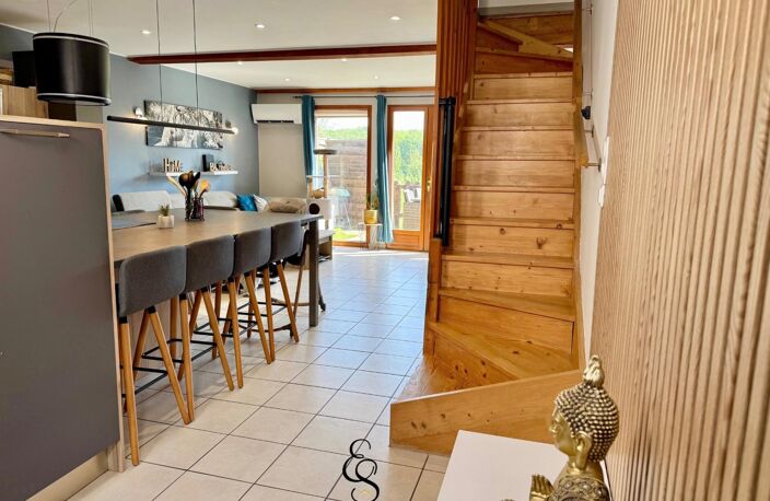 Charmant duplex avec garage, terrasse et terrain — photo 2