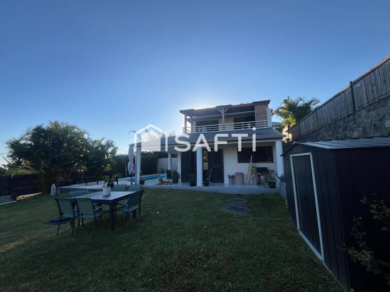 Villa R+1 avec jardin et piscine à St-François — photo 1