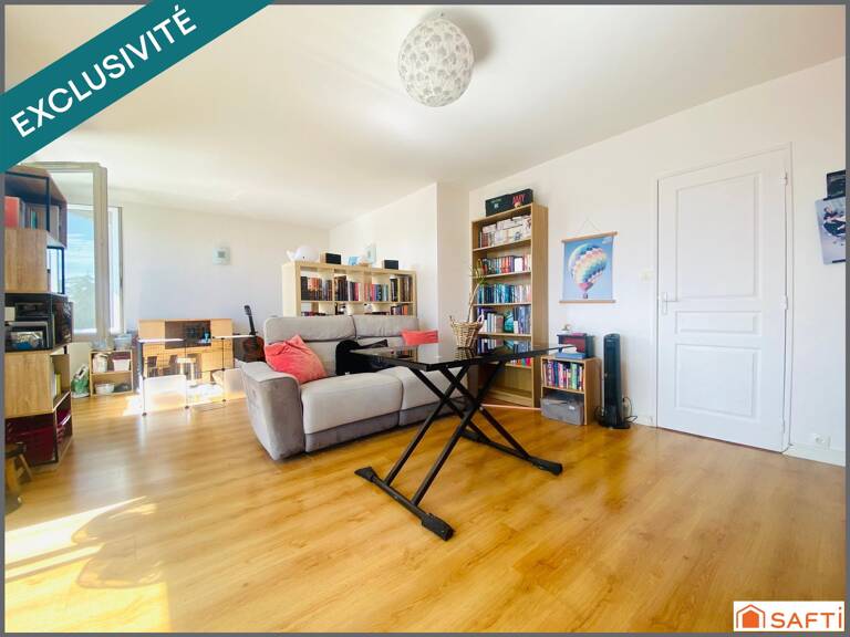 T3 / 65M2 / TRAVERSANT ET LUMINEUX / DERNIER ETAGE / BALCON / CAVE / 800m DU CENTRE DE MERIGNAC — photo 1
