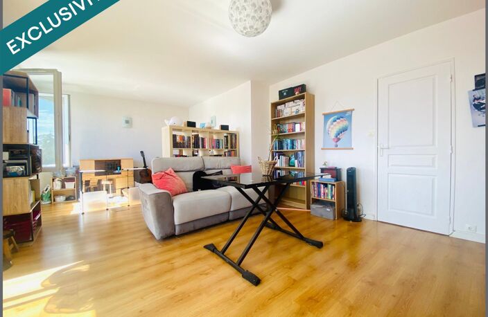 T3 / 65M2 / TRAVERSANT ET LUMINEUX / DERNIER ETAGE / BALCON / CAVE / 800m DU CENTRE DE MERIGNAC — photo 2