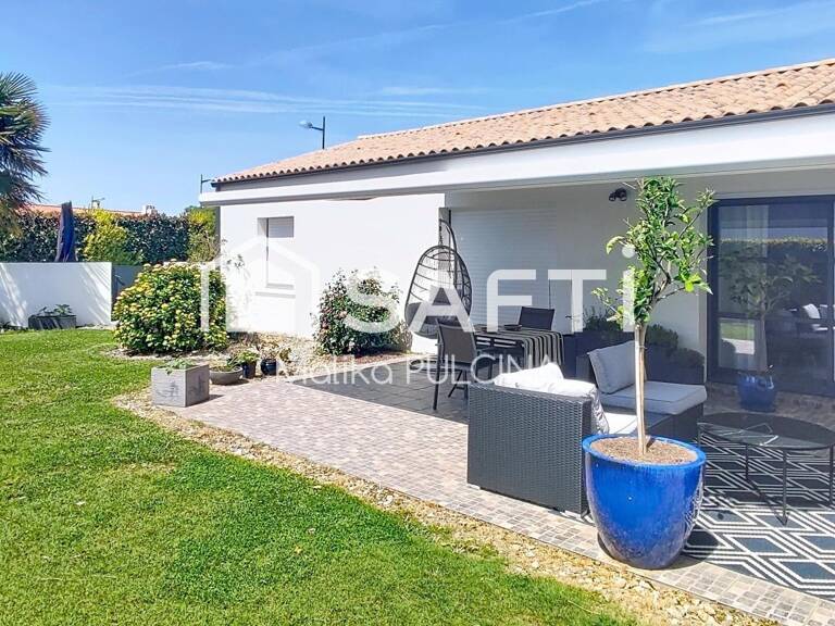 Plain-pied entièrement climatisé, piscine et beaux volumes — photo 1