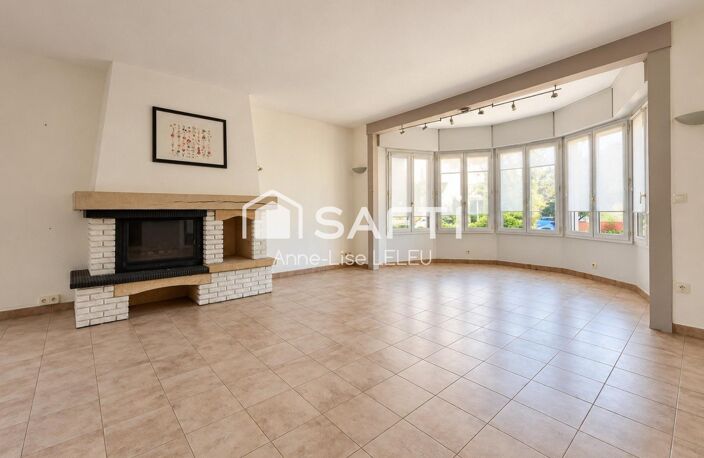 PAVILLON INDIVIDUEL DE PLAIN-PIED, SOUS-SOL COMPLET ET GRAND JARDIN ARBORÉ — photo 2