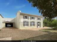 Une maison fonctionnelle, lumineuse et pleine de charme, à découvrir sans tarder ! — photo 2