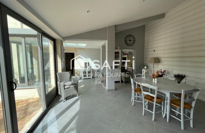 Une maison fonctionnelle, lumineuse et pleine de charme, à découvrir sans tarder ! — photo 3