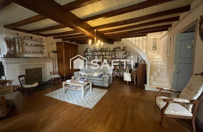 Une maison fonctionnelle, lumineuse et pleine de charme, à découvrir sans tarder ! — photo 4