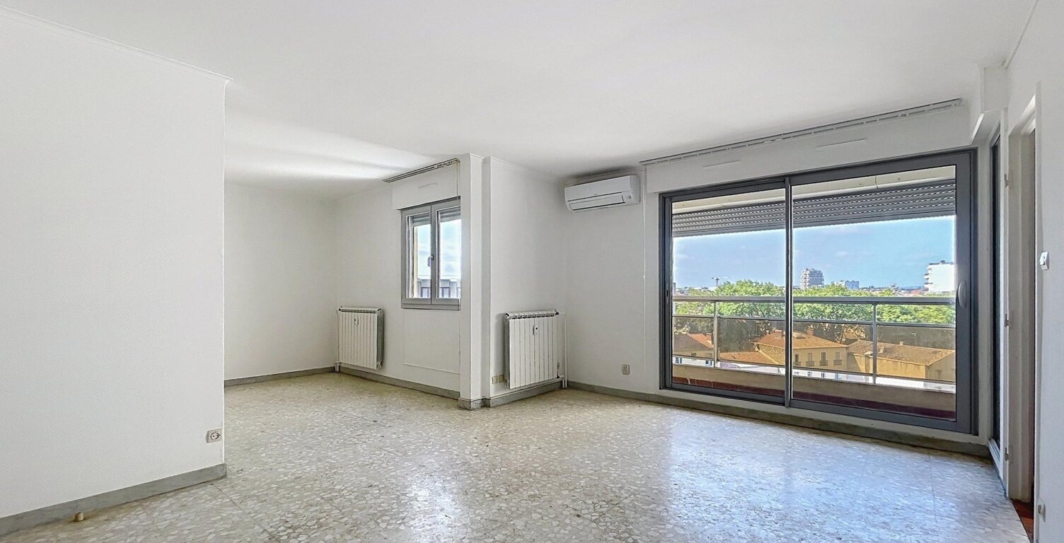 CENTRE VILLE DERNIER ETAGE T4 BALCON CAVE PARKING — photo 1
