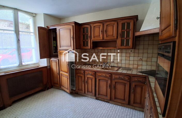 Maison à rénover avec dépendances — photo 3