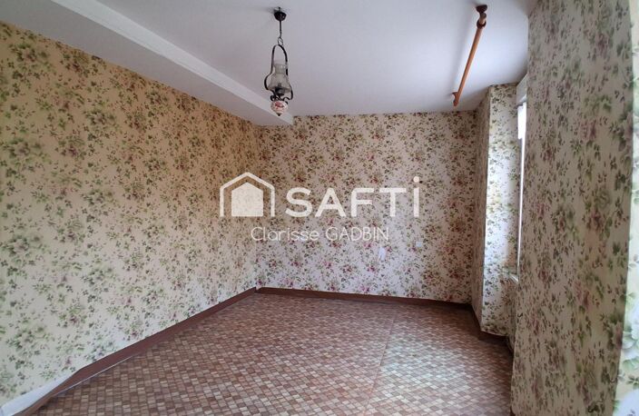 Maison à rénover avec dépendances — photo 4