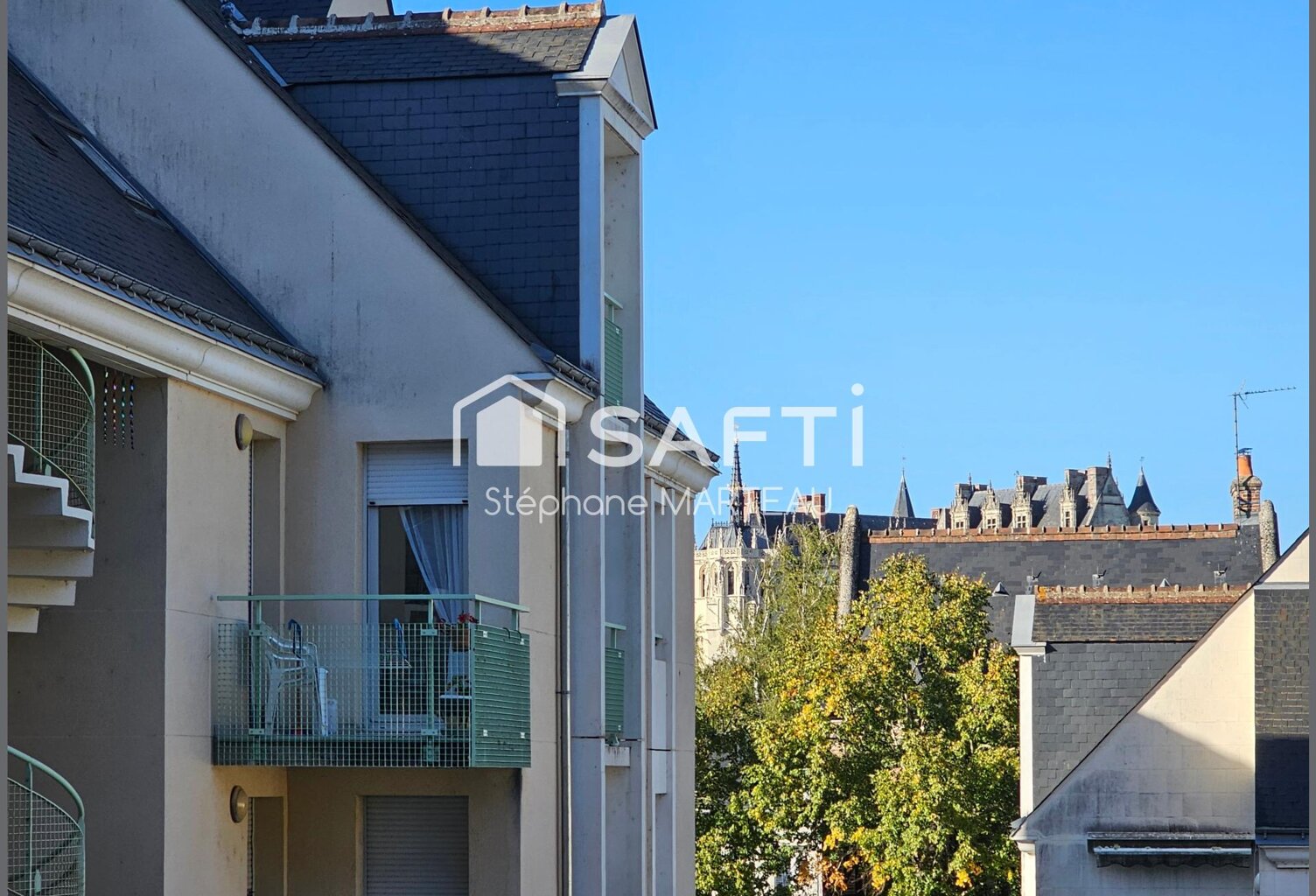 Tres beau T3 de 77m² avec balcon, cave et place parking fermée — photo 1