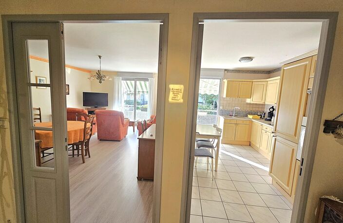 Tres beau T3 de 77m² avec balcon, cave et place parking fermée — photo 3
