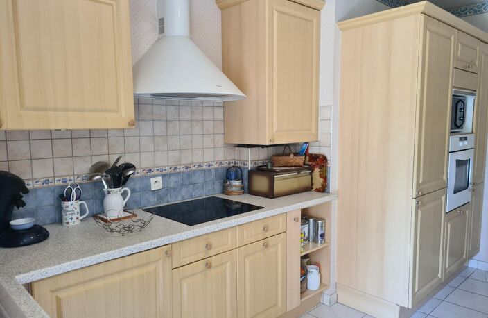 Tres beau T3 de 77m² avec balcon, cave et place parking fermée — photo 4