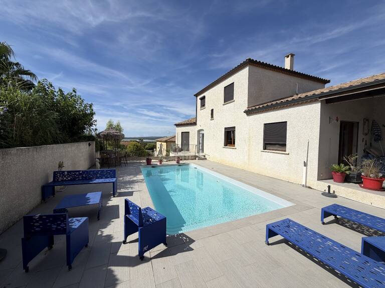 Villa — photo 1